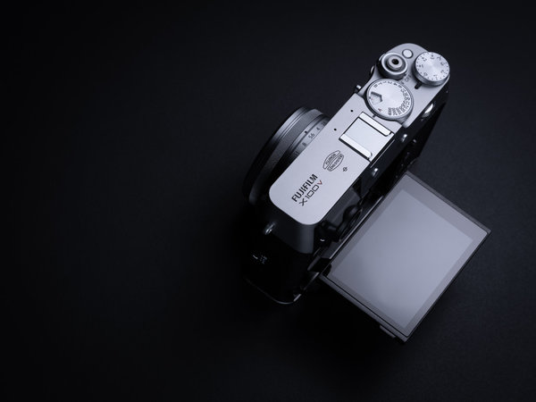 Vorbestellung: Fujifilm X-100V Silber